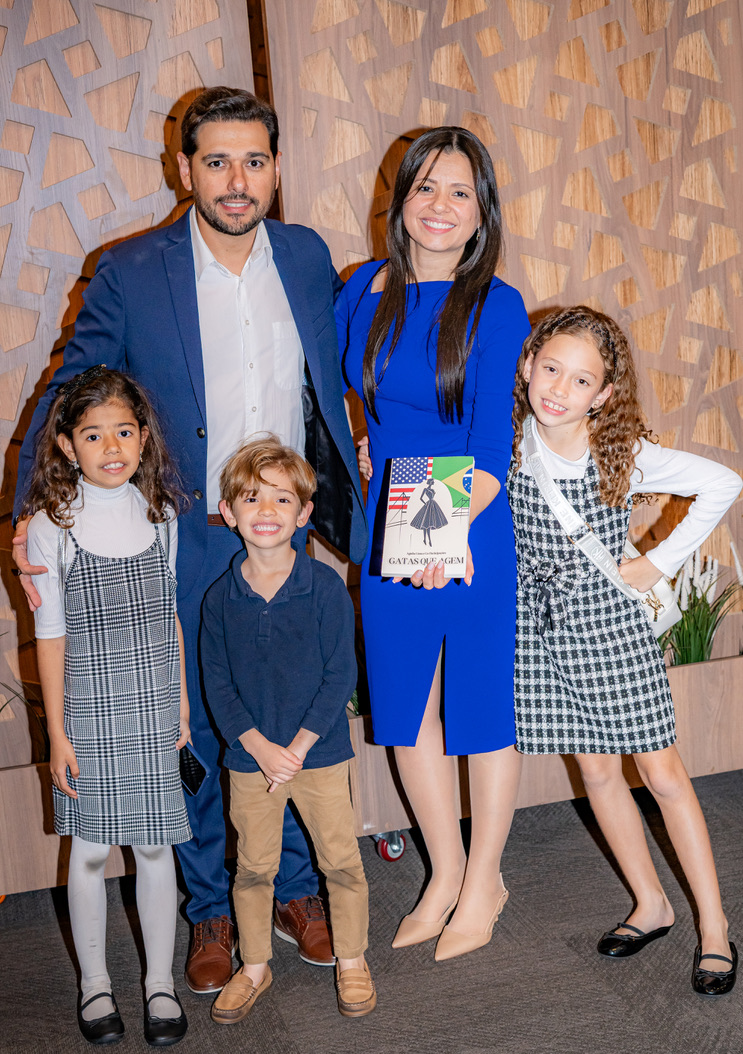Ricardo, Rose e os filhos Alice, Aline e Arthur